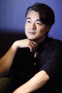 张嘉佳.jpg
